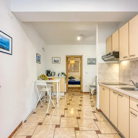 Navetta Apartman *